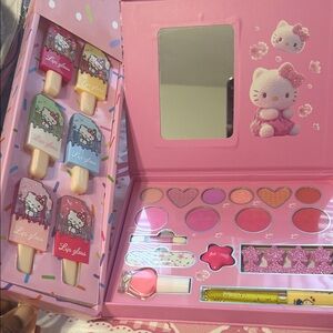 Hello Kitty Pink Eyeshadow & Lip gloss set